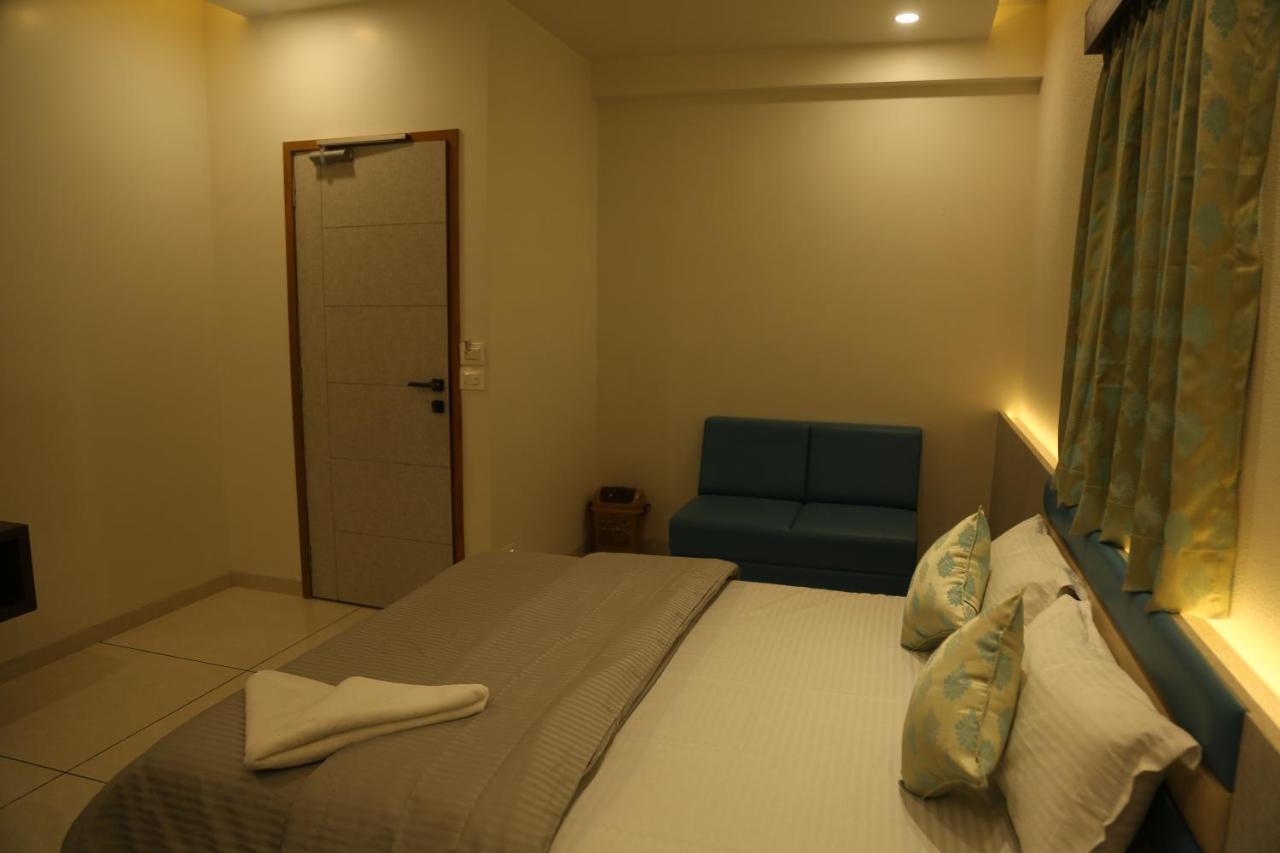Hotel Bhagyoday Limodara Zewnętrze zdjęcie