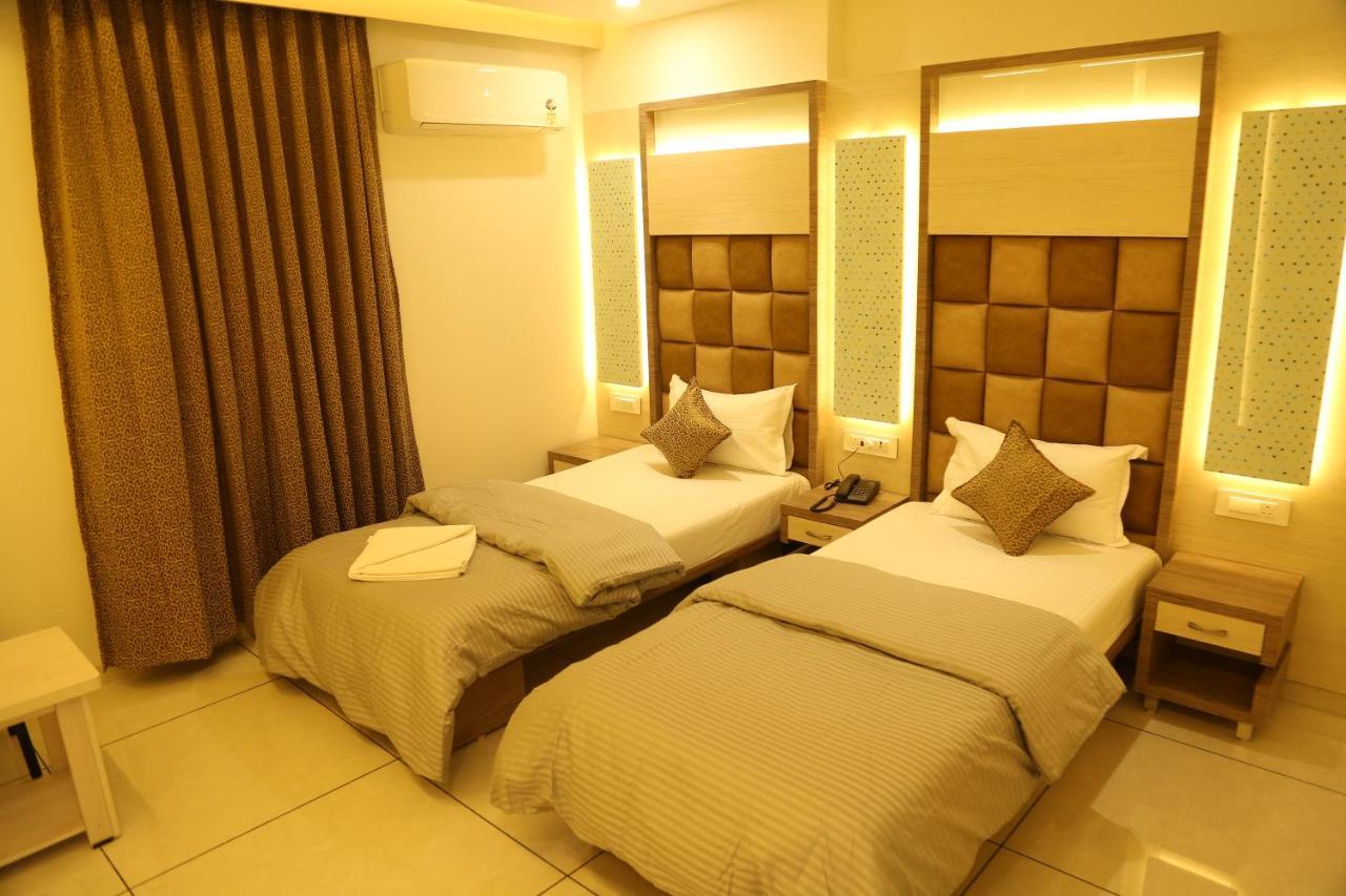 Hotel Bhagyoday Limodara Zewnętrze zdjęcie
